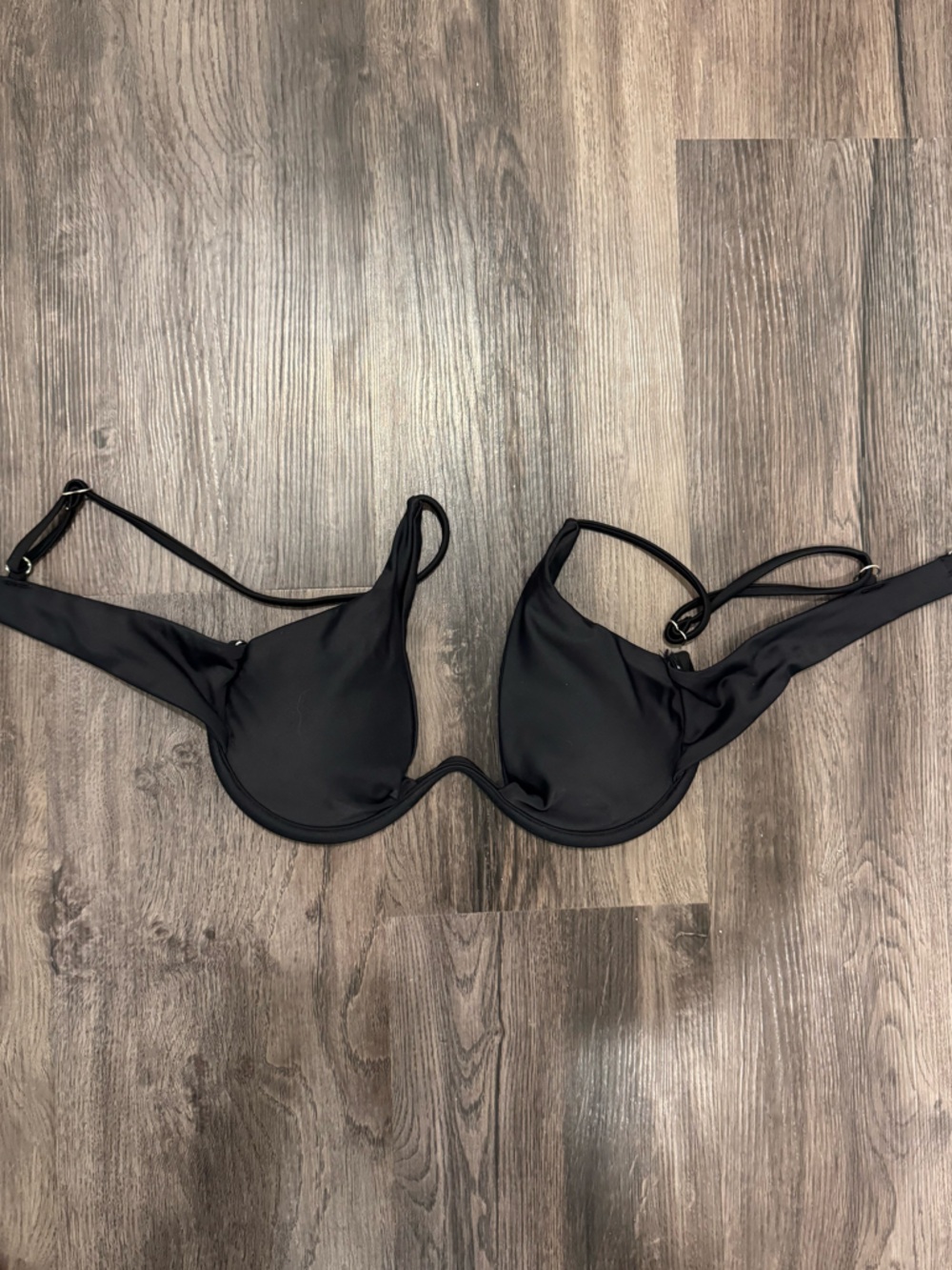 SHEIN Black Underwire Bikini Top